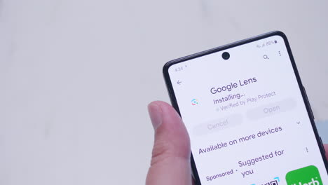 Google-Lens-App-Installation-Symbol-on-Digital-Display
