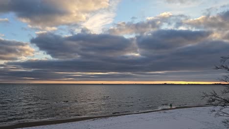 Panoramablick-Auf-Den-Golf-Von-Danzig-Bei-Farbenprächtigem-Sonnenaufgang