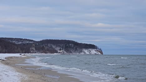 Cliffs-in-Gdynia-Orlowo-during-cold-winter-morning