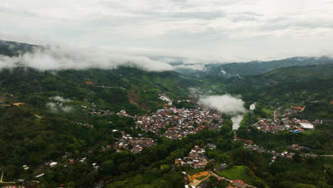Drone-shot-around-the-San-Rafael-town-in-the-highlands-of-Antioquia,-Colombia