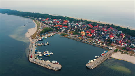 Drone-shot-of-the-marina-in-Kuznica,-Poland