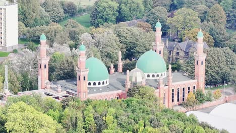 Bradford-Grand-Mosque,-aerial-drone-establishment-shot-in-sunlight