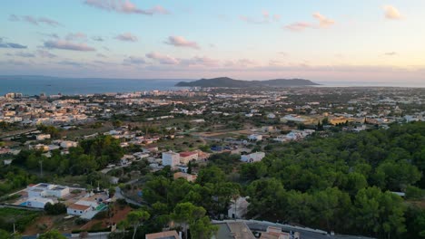 Sonnenuntergang-Auf-Der-Insel-Ibiza-über-Dem-Strand-Von-Bossa