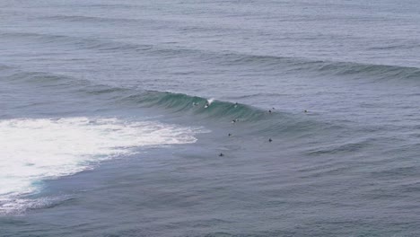 Eliminación-De-Surfistas-En-Una-Gran-Ola-En-El-Río-Margaret