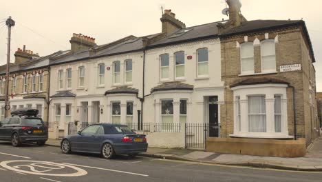 The-houses-in-the-Fulham-district-of-London-in-the-united-kingdom