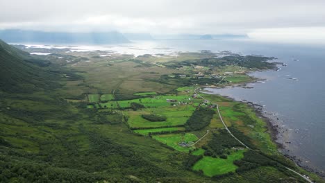 Blick-Auf-Den-Matmora-Wanderweg-Von-Laukvik,-Lofoten,-Norwegen---Luftaufnahme