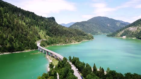 drone-footage-of-the-Faller-Klamm-Bridge-at-Sylvensteinsee,-Bavaria,-Germany