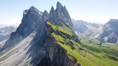 drone-footage-of-Seceda,-South-Tyrol,-Italy