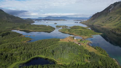 Scenic-Nature-Landscape-in-Lofoten-Islands-Archipelago,-Norway---Aerial-4k