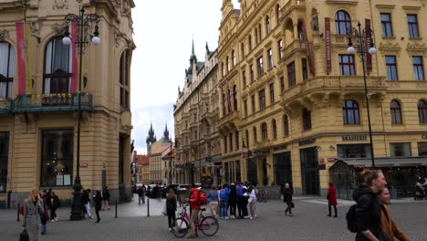 Street-around-Municipal-House-and-Powder-Tower-in-Prague,-Czech-Republic