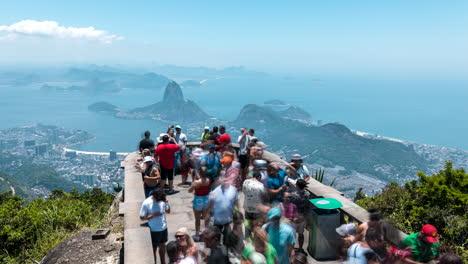 Touristic-Corcovado-mountain-lookout-at-Christ-The-Redeemer-statue,-timelapse