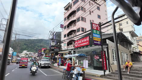 Vista-De-Las-Calles-Y-El-Tráfico-Desde-Un-Tuk-Tuk-En-Patong,-Phuket,-Tailandia
