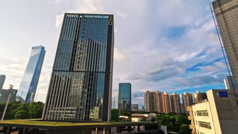 Atemberaubende-HD-Aufnahmen-Eines-Gebäudes-In-Der-Stadt-Shenzhen,-China