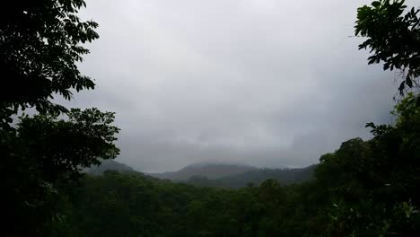 Foto-Superior-De-La-Cascada-De-La-Fortuna-En-El-Parque-Nacional-Arenal-De-Costa-Rica.
