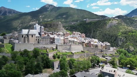 Briancon-Fortified-City-in-French-Alps,-France---Aerial-4k-Circling