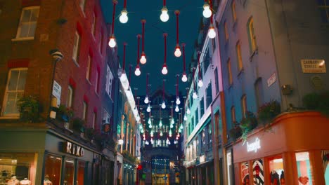 Schwach-Beleuchtetes-Nachtleben-In-Der-Carnaby-Street-In-London,-Großbritannien
