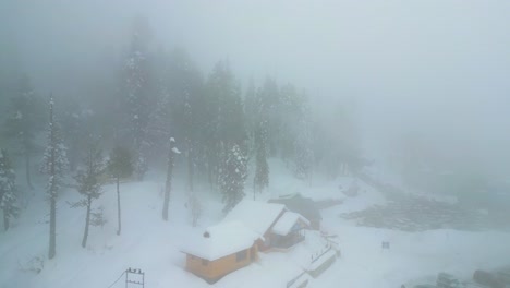 Starker-Schneefall,-Luftaufnahme-Des-Kaschmir-Tals-In-Der-Wintersaison