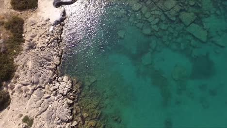 Die-Küste-Von-Rhodos-Ist-Ein-Musterbeispiel-Für-Sedimentgestein