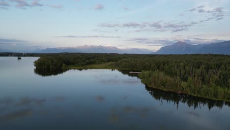 Schöner-See-In-Alaska.-Drohnenschuss