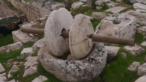 Ein-Altes-Werkzeug-In-Hierapolis