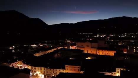 Malo-Ciudad-Italiana-Iluminada-En-El-Crepúsculo