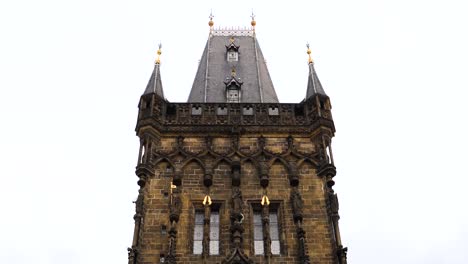 Torre-De-La-Pólvora-De-Praga,-Primer-Plano-Del-Techo-De-La-Torre.