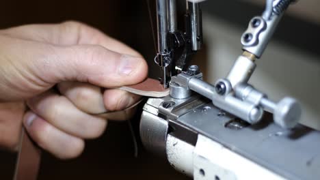 Sewing-Machine-Leather-Stitching-Detail-Leatherwork