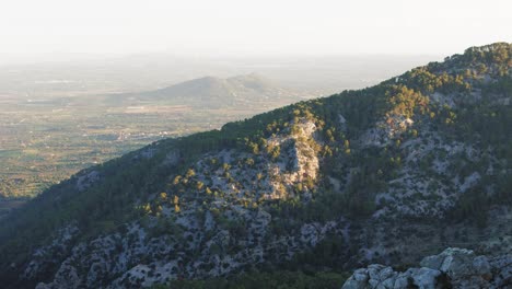 Luftdrohnen-Bergrückenlandschaft-Auf-Mallorca,-Spanien
