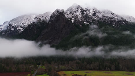 4K-drone-footage-of-snowcapped-Mount-Si-in-the-pacific-northwest