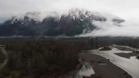 4K-drone-footage-of-mount-si-in-the-pacific-northwest