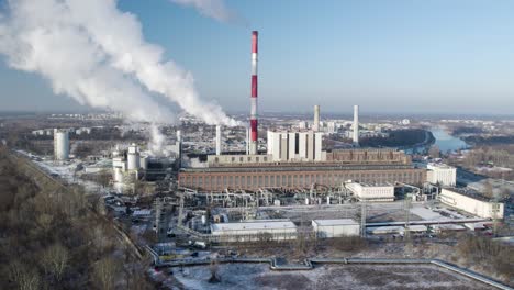Full-panoramic-view-of-the-heat-and-power-plant-near-the-Vistula-River-in-Warsaw,-Poland