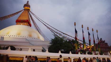 Vista-Panorámica-De-La-Famosa-Estupa-Boudhanath,-Un-Monumento-Budista