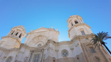 Detailed-view-of-the-facade-of-a-baroque-cathedral-in-Cádiz