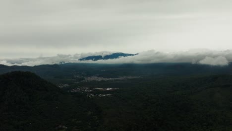 Pico-De-Tancitaro-En-Michoacán-En-Un-Día-Brumoso