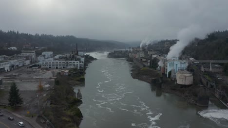water-flowing-away-from-willamette-falls-overcast-day