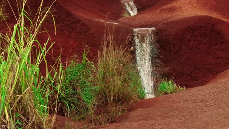 Slow-motion-video-the-Red-Dirt-Waterfalls-in-Kauai,-Hawaii