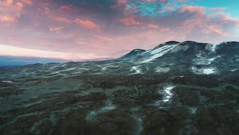 Ein-Wunderschöner-Sonnenuntergangshimmel-über-Dem-Bergplateau-Strynefjellet