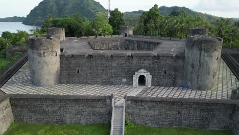 Revealing-flyover-Banda-Island-Historic-fort