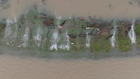 Schwere-Überschwemmungen-über-Den-Ufern-Des-Flusses-Waal,-Gorinchem,-Niederlande