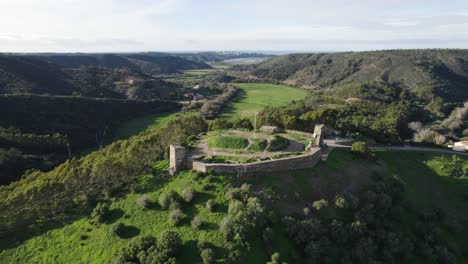 Aljezur-Castle-ruins-on-Algarve-hilltop,-Portugal