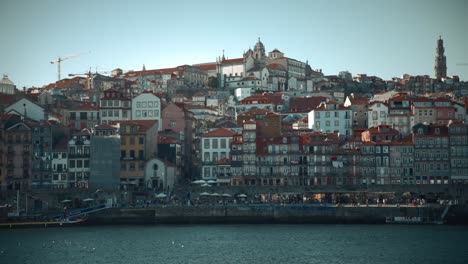 Porto-Stadt-Am-Fluss-Douro-An-Einem-Sonnigen-Tag