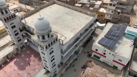 aerial-over-view-of-Darul-Uloom-Hussainia-building-in-Shahdadpur,-Sindh
