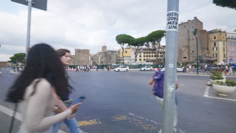 Rome-Immersive-POV:-Moving-In-Busy-Streets-to-Chiesa-Santi-Luca-e-Martina,-Italy,-Europe,-Walking,-Shaky,-4K-|-People-Crossing-Road-Intersection