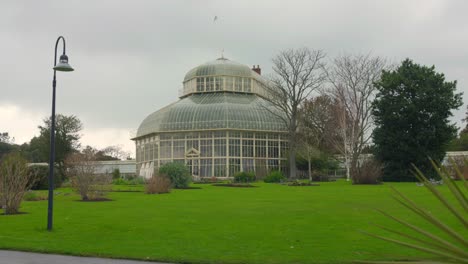 Shot-of-exterior-of-glass-tropical-greenhouse-at-the-National-Botanic-Gardens-in-Dublin,-Ireland-on-a-cold-winter-day