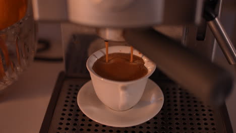Espressozubereitung-Teil-Drei-Von-Vier