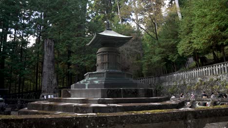 Una-Maravilla-Arquitectónica-Que-Alberga-El-Lugar-De-Descanso-Final-De-Tokugawa-Ieyasu-En-Nikko,-Tochigi,-Japón.