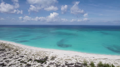 A-desolate-private-island-off-the-Caribbean-coast