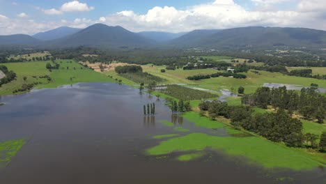 Hochwasser-In-Der-Nähe-Von-Black-Spur-Und-Healesville-In-Victoria,