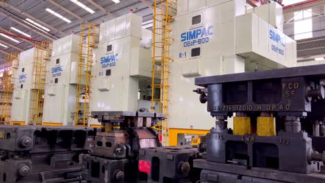 Simpac-Lager,-Lieferant-Hochentwickelter-Maschinen-Für-Großtechnische-Produktionsprozesse
