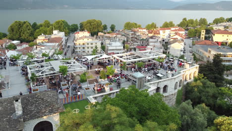 Drone-footage-of-Ioannina-City,-looking-at-the-center-of-the-city-from-above